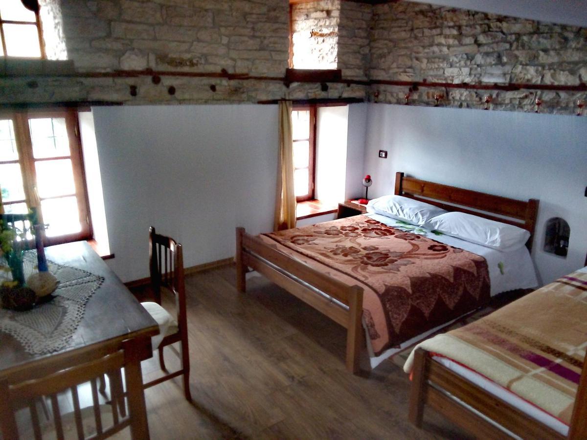 Ruols Guesthouse Gjirokastra Zewnętrze zdjęcie