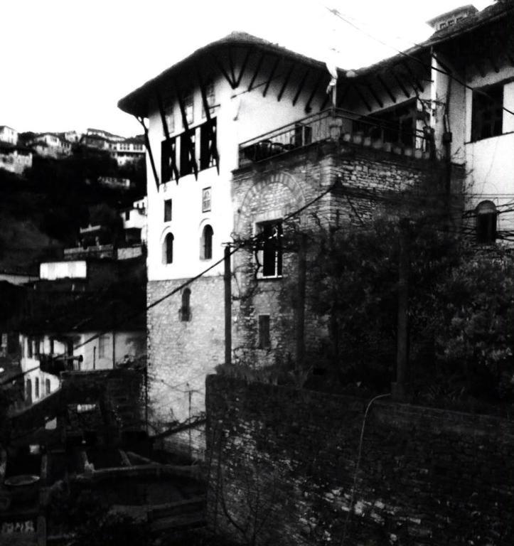 Ruols Guesthouse Gjirokastra Zewnętrze zdjęcie