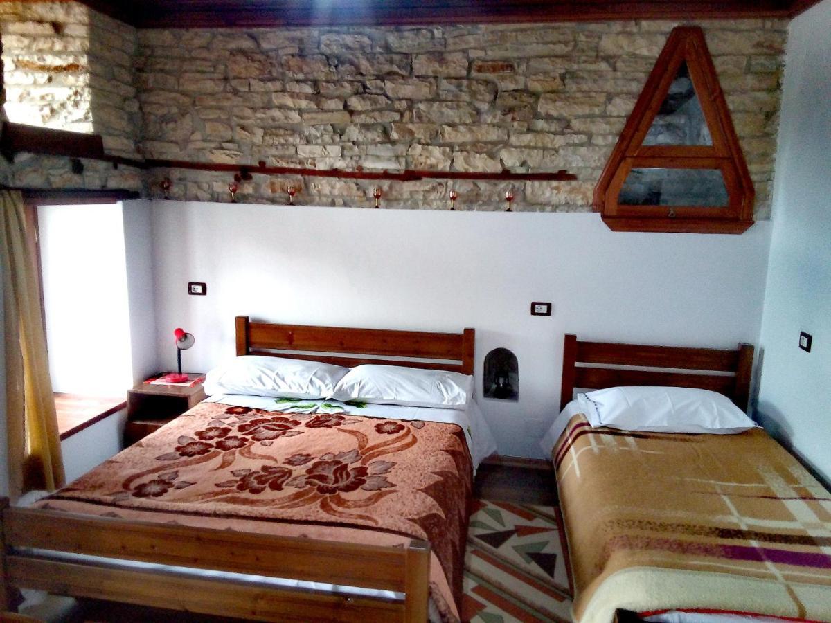 Ruols Guesthouse Gjirokastra Zewnętrze zdjęcie