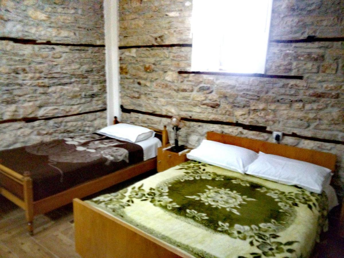 Ruols Guesthouse Gjirokastra Zewnętrze zdjęcie
