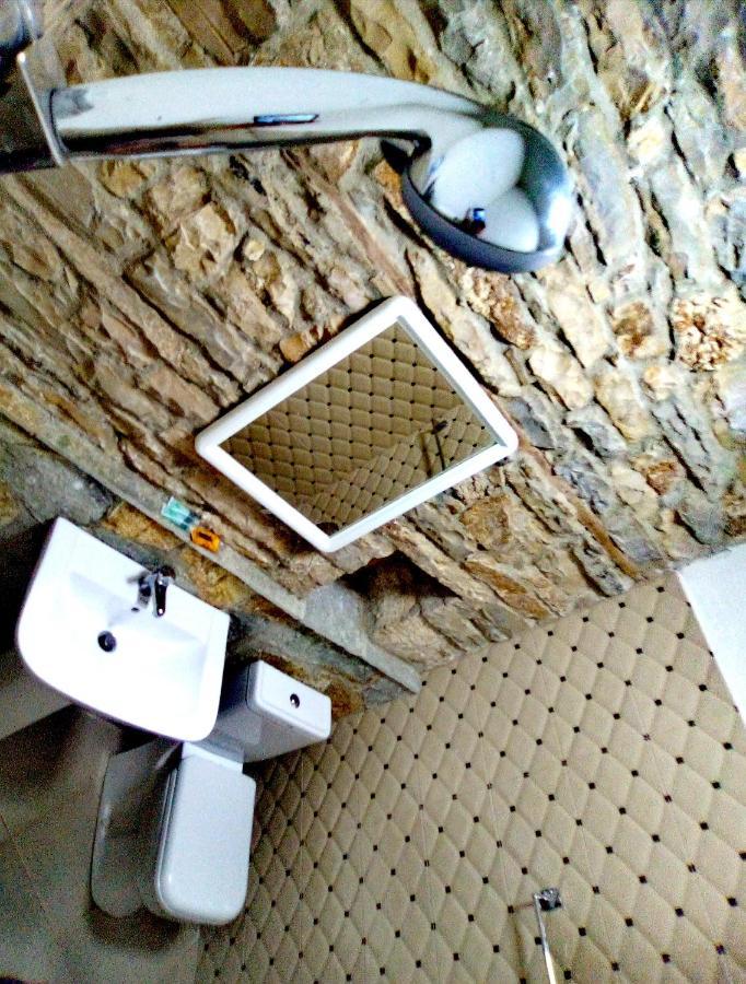 Ruols Guesthouse Gjirokastra Zewnętrze zdjęcie