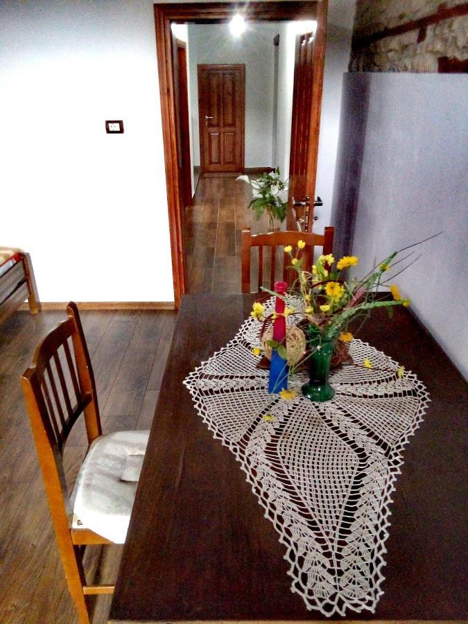 Ruols Guesthouse Gjirokastra Zewnętrze zdjęcie