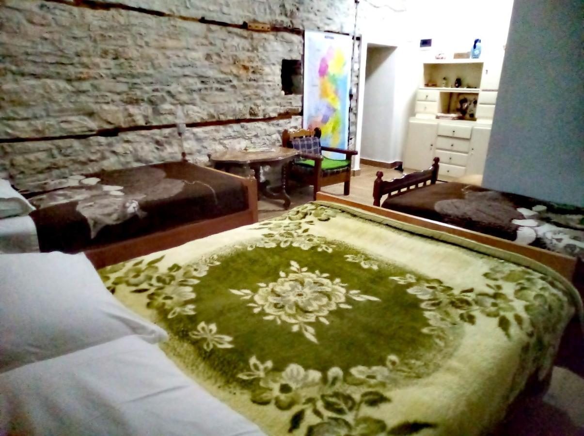 Ruols Guesthouse Gjirokastra Zewnętrze zdjęcie