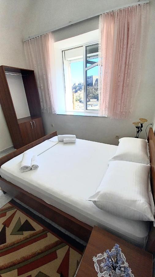 Ruols Guesthouse Gjirokastra Zewnętrze zdjęcie