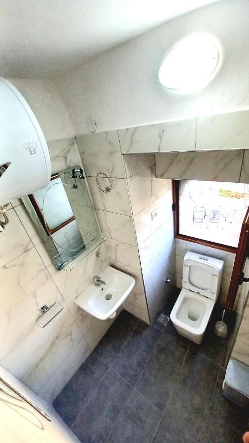 Ruols Guesthouse Gjirokastra Zewnętrze zdjęcie